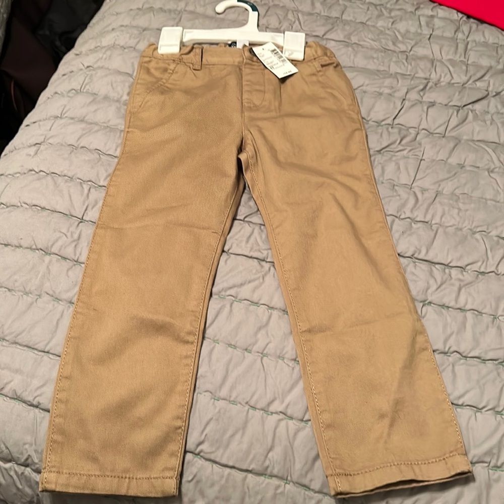 NWT. Children’s place 4t pants